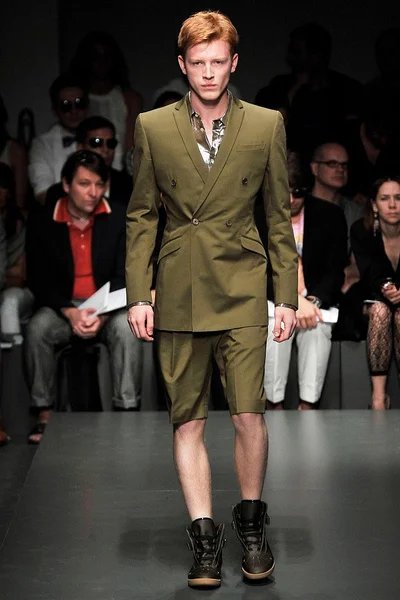 Look 29